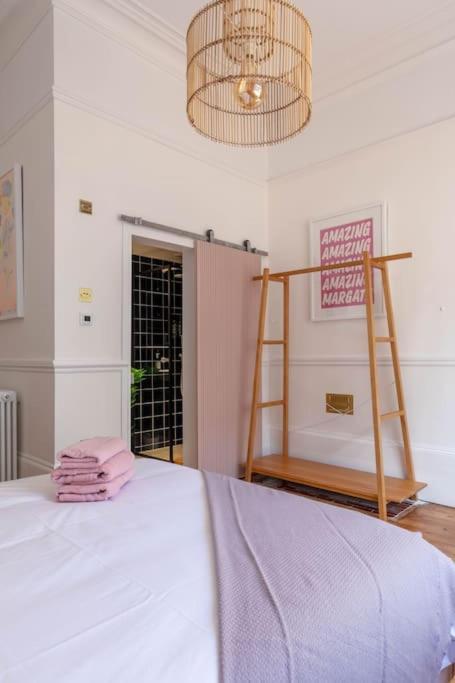Wolverdene - Entire Ground Floor Flat With Garden Маргит Экстерьер фото